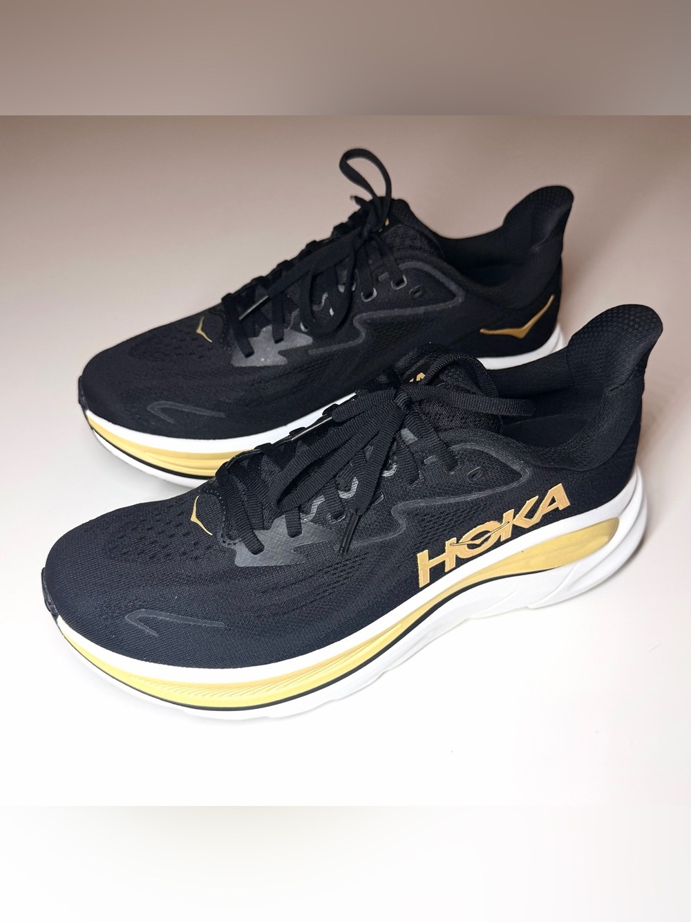 Hoka Men’s Clifton 10 "Black/Gold" Athletic Running Shoes Size- 9.5 D - Picture 6 of 10